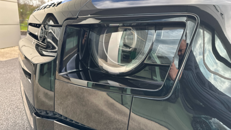 Land Rover Defender 3.0 D350 X-Dynamic SE 110 5dr Auto Diesel Estate